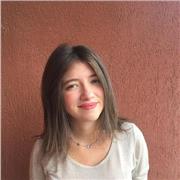 Insegnante di inglese presso scuola secondaria impartisce ripetizioni, sia in presenza che online, a ragazzi di medie, superiori e università